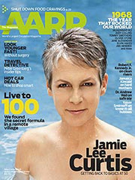 jamie lee curtis boobs|Jamie Lee Curtis Posed Topless on a Magazine Cover at 50:。